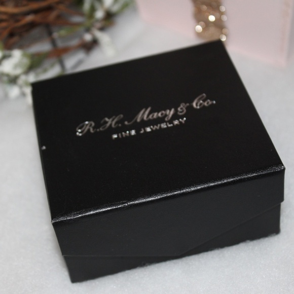 R.H. Macy & Co Fine Jewelry MAMA Bracelet Gold over Silver 14K Gold Plated - Picture 3 of 5